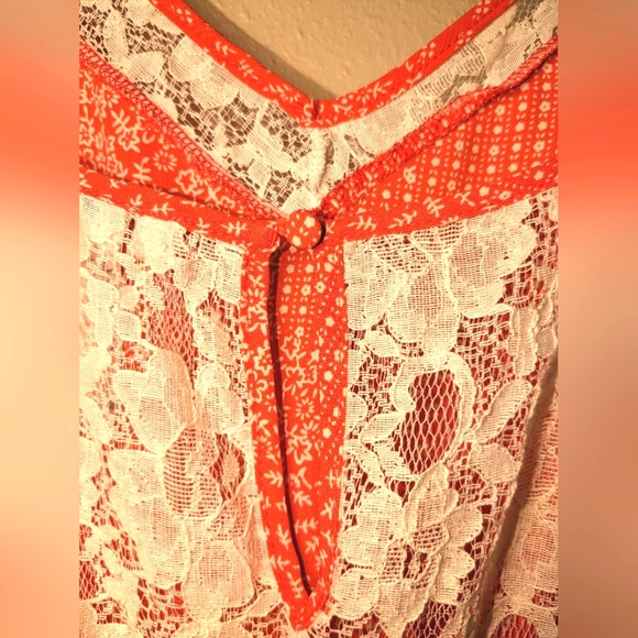 Andree by Unit Jumpsuit Large Coral & White lace back cinch waist romper - Picture 11 of 16